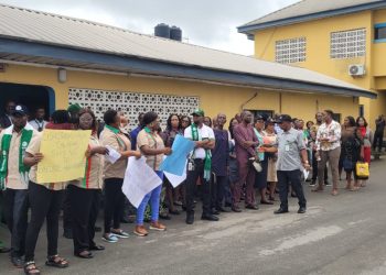 Medical staff protests against victimization in Calabar Neuro-psychiatric hospital